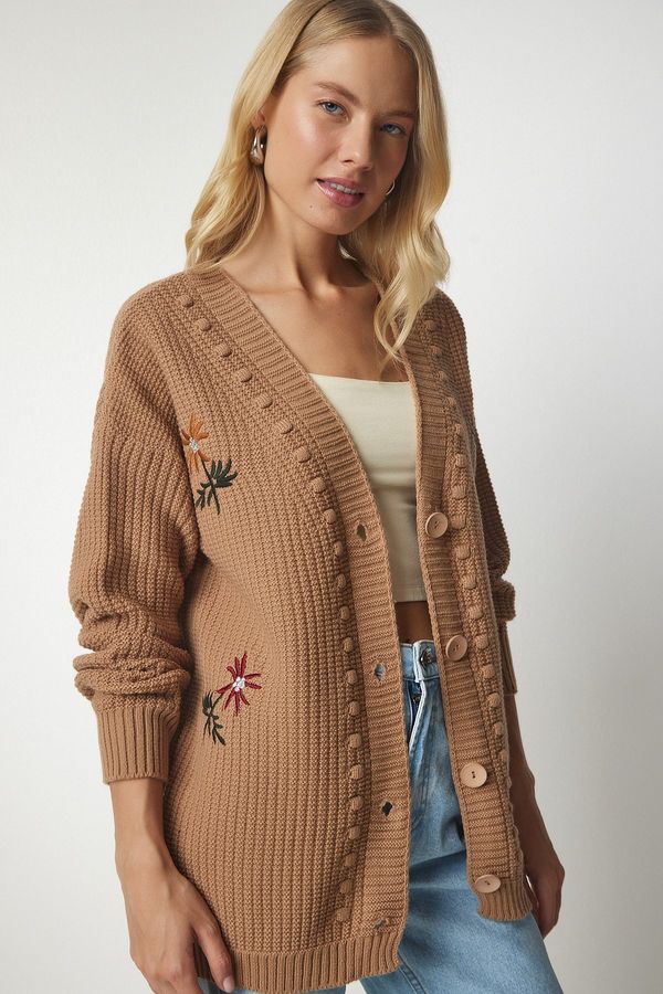Happiness İstanbul Happiness İstanbul Women's Biscuits Floral Embroidery Textured Knitwear Cardigan