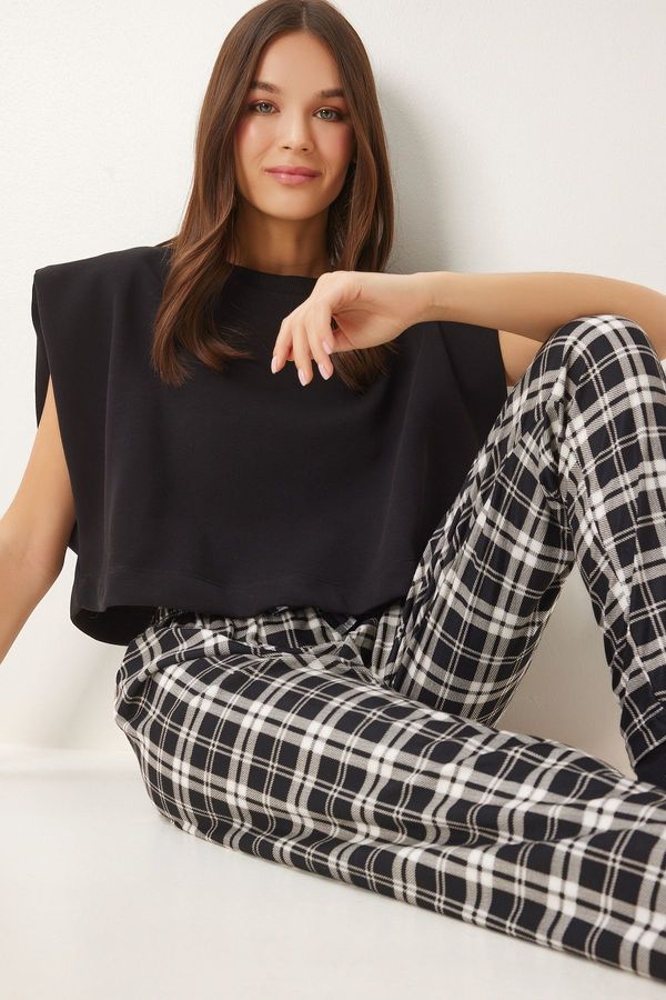 Happiness İstanbul Happiness İstanbul Women's Black and White Patterned Soft Texture Knitted Pajama Bottoms