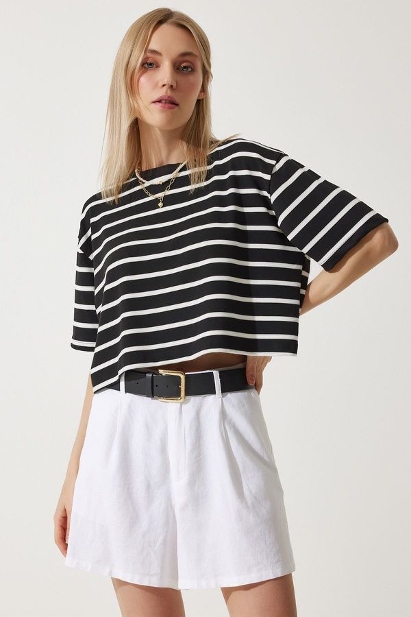Happiness İstanbul Happiness İstanbul Women's Black and White Striped Oversize Crop Knitted T-Shirt