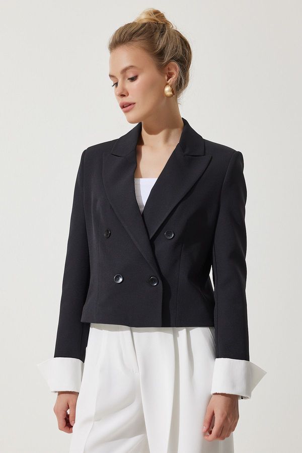 Happiness İstanbul Happiness İstanbul Women's Black Contrast Cuffed Short Blazer Jacket