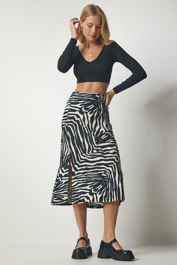 Happiness İstanbul Happiness İstanbul Women's Black Cream Patterned Viscose Skirt with a Slit