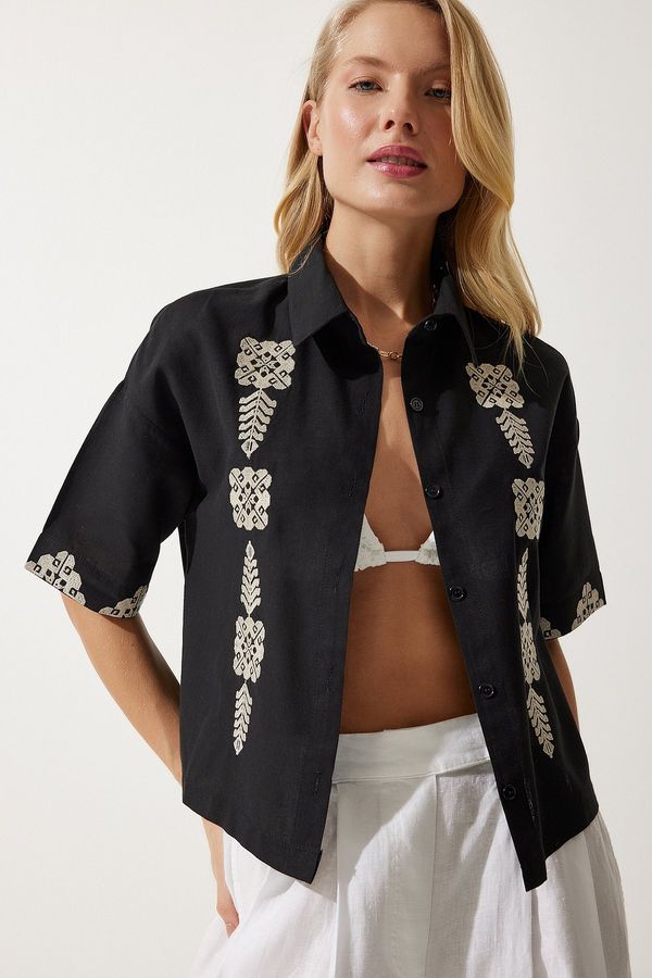 Happiness İstanbul Happiness İstanbul Women's Black Embroidered Short Linen Shirt RG0009