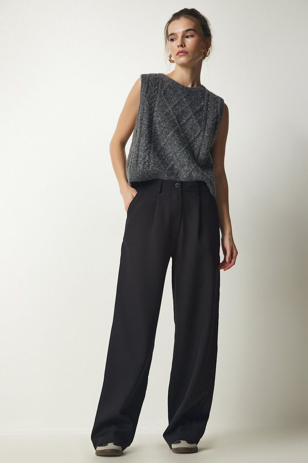 Happiness İstanbul Happiness İstanbul Women's Black Pleated Woven Trousers
