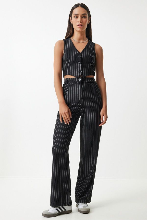 Happiness İstanbul Happiness İstanbul Women's Black Slim Striped Knitted Vest Trousers Set