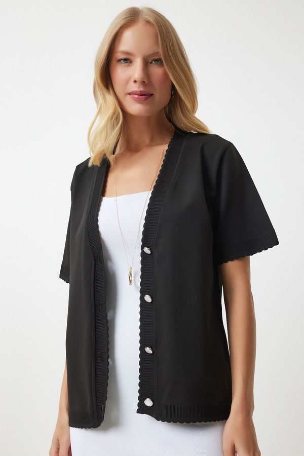 Happiness İstanbul Happiness İstanbul Women's Black Stylish Buttoned Seasonal Knitwear Cardigan