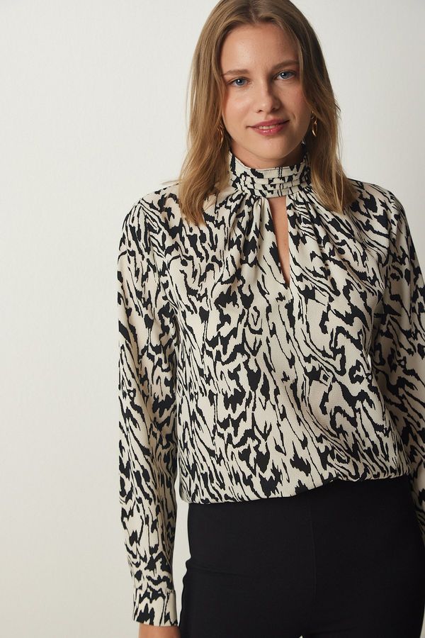 Happiness İstanbul Happiness İstanbul Women's Cream Black Window Detail Patterned Woven Blouse