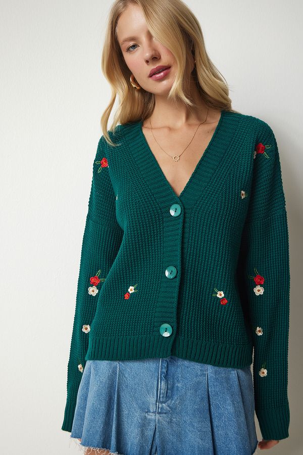 Happiness İstanbul Happiness İstanbul Women's Emerald Green Floral Embroidered Buttoned Knitwear Cardigan