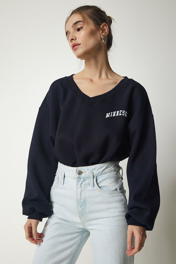 Happiness İstanbul Happiness İstanbul Women's Navy Blue V-Neck Oversize Crop Knitted Sweatshirt