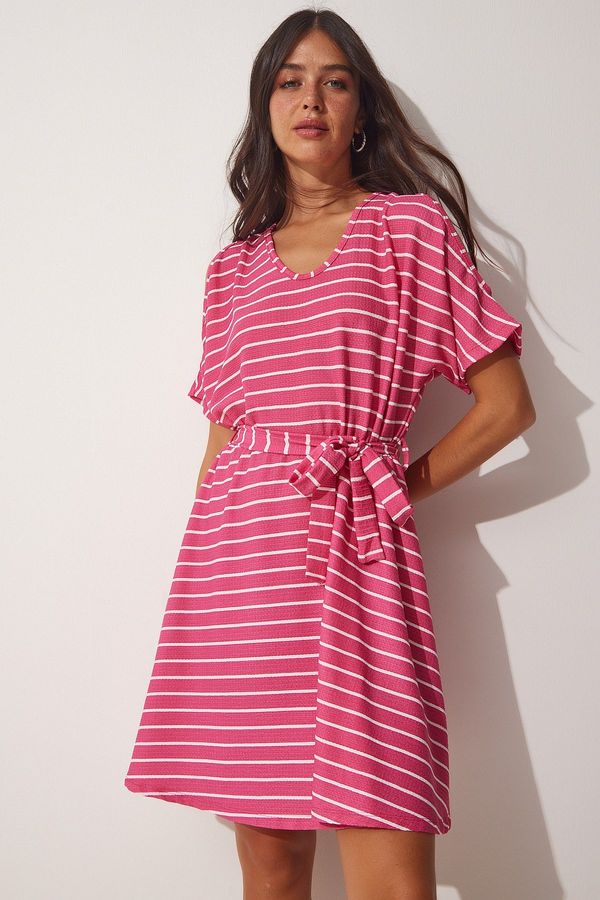 Happiness İstanbul Happiness İstanbul Women's Pink Cut Out Detailed Knitted Summer Daily Dress