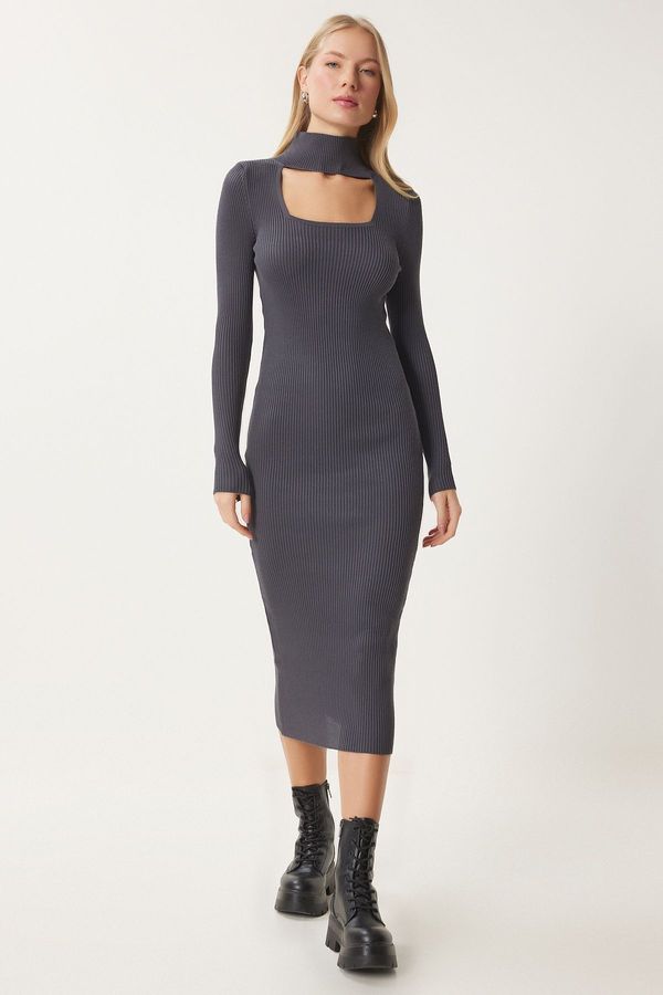 Happiness İstanbul Happiness İstanbul Women's Smoke Cut Out Detailed Stand Collar Ribbed Knit Dress