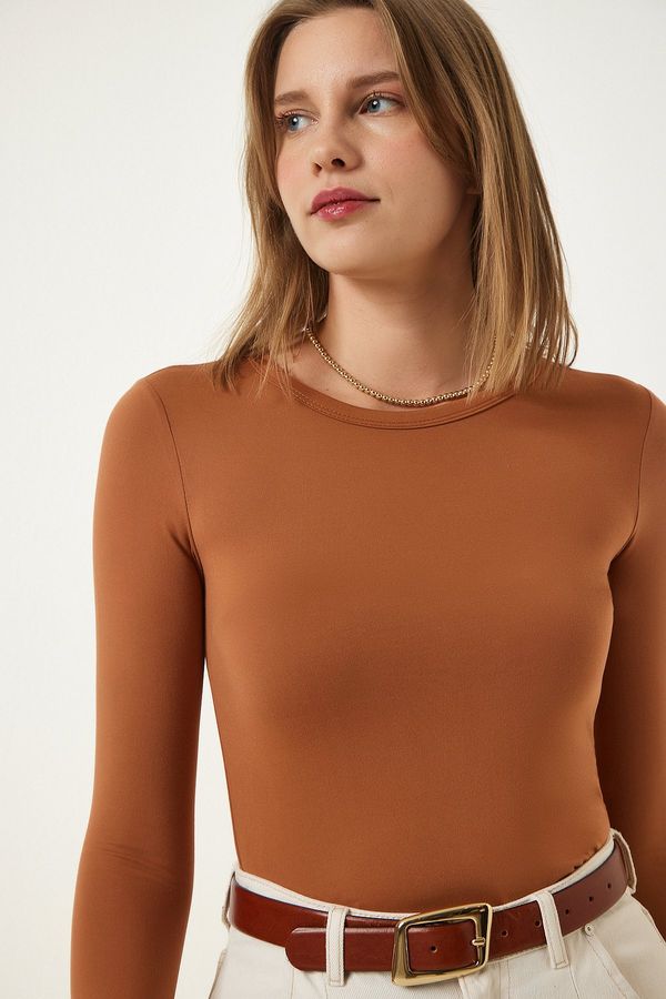 Happiness İstanbul Happiness İstanbul Women's Tan Crew Neck Basic Viscose Knitted Blouse