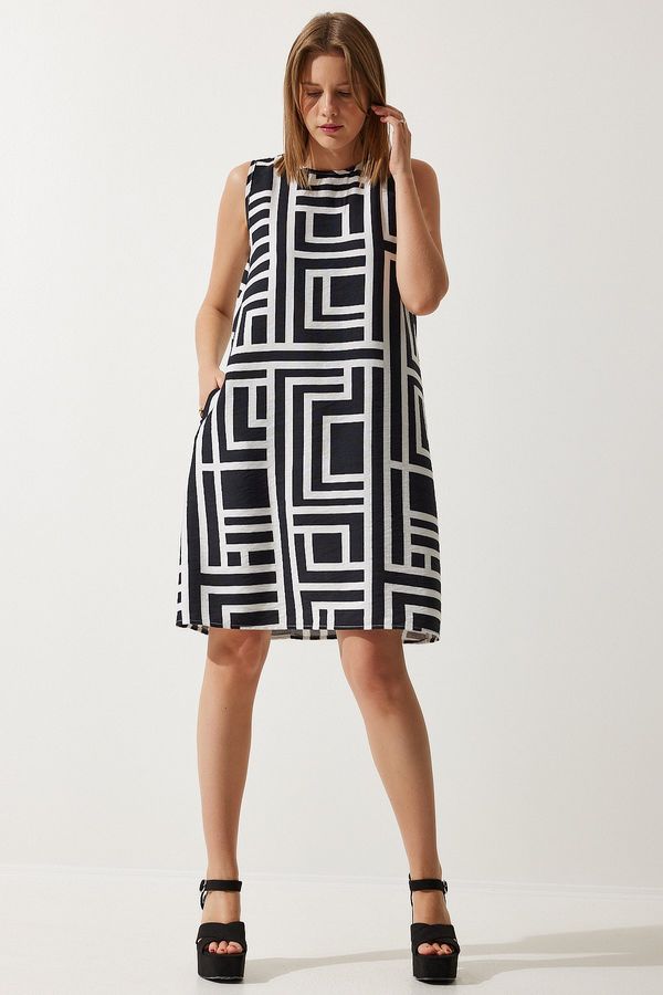 Happiness İstanbul Happiness İstanbul Women's Vivid White Black Patterned Summer Bell Dress
