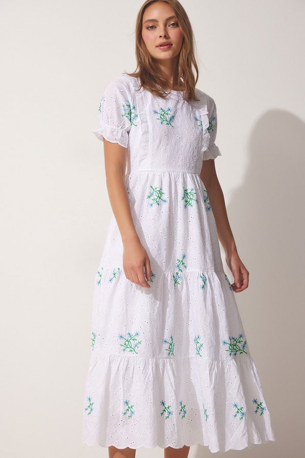 Happiness İstanbul Happiness İstanbul Women's White Embroidered Scalloped Summer Dress