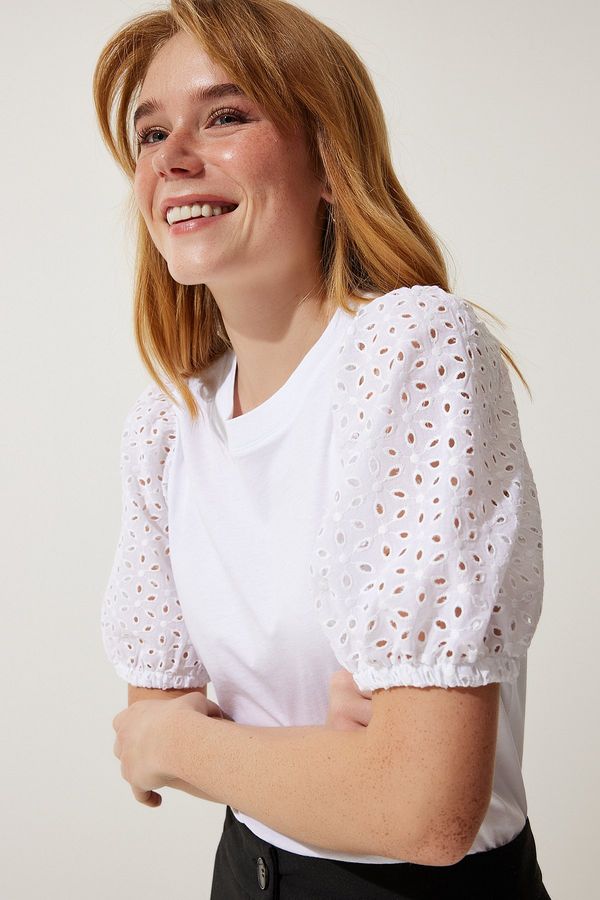 Happiness İstanbul Happiness İstanbul Women's White Scalloped Knitted T-Shirt