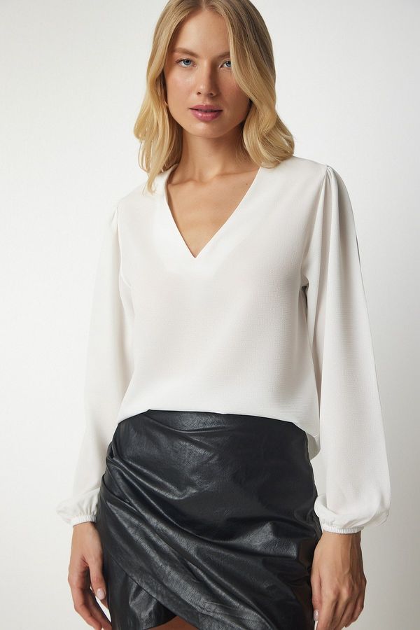 Happiness İstanbul Happiness İstanbul Women's White V-Neck Crepe Blouse