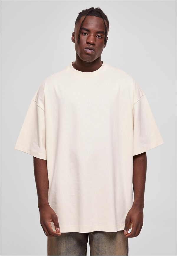 Urban Classics Huge T-shirt with white sand