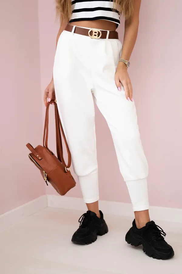 Kesi Włoski Kesi Włoski Pants with belt and pockets buttery-fabric ecru