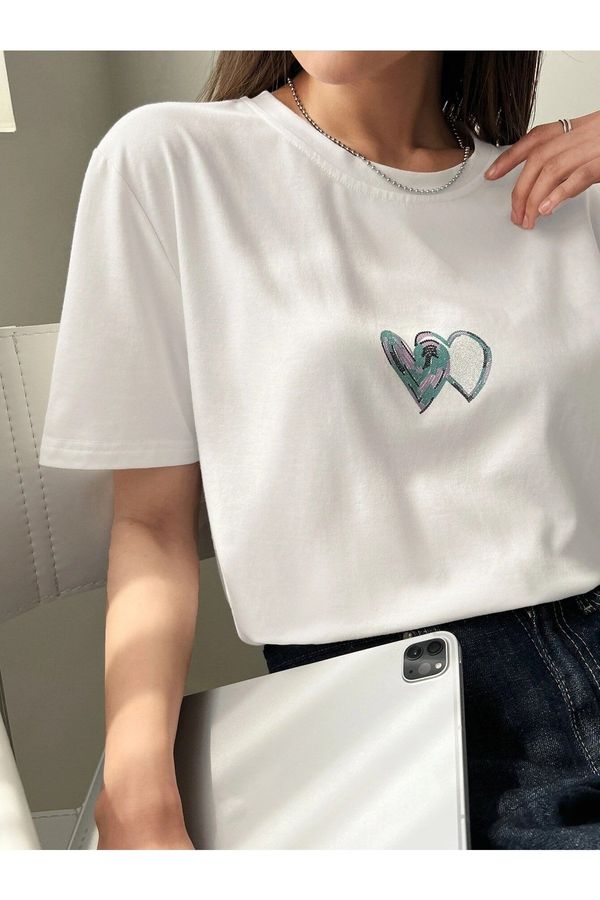 Know Know Women's White Double Heart Printed Oversize T-shirt