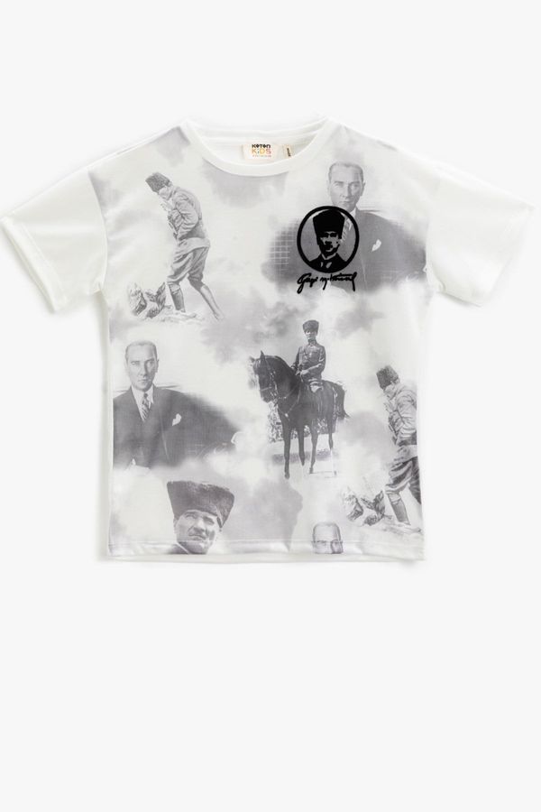 Koton Koton Atatürk Printed T-Shirt Short Sleeve Crew Neck