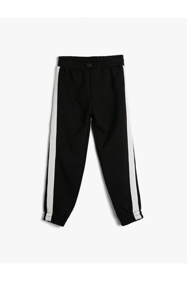 Koton Koton Basic Jogger Sweatpants with Pocket Detail and Elastic Waist