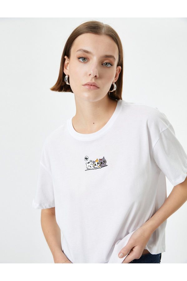 Koton Koton Cat Embroidered T-Shirt Short Sleeve Crew Neck Cotton Standard Fit