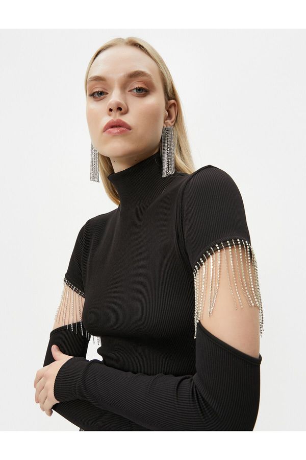 Koton Koton Crop T-Shirt Long Sleeve With Window And Metal Accessories - Handmade Collection