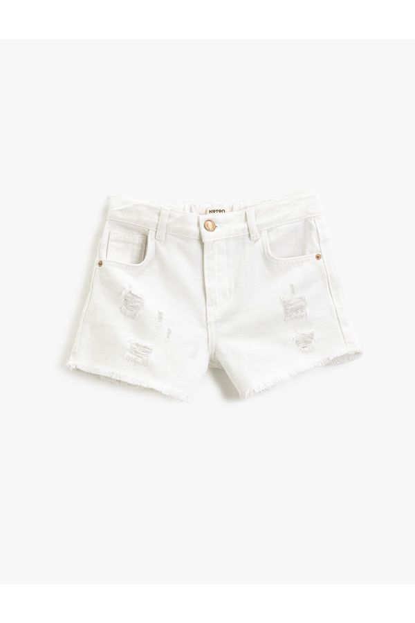 Koton Koton Denim shorts with pockets, frayed details, cotton tassels around the edges, and an adjustable elasticated waist.