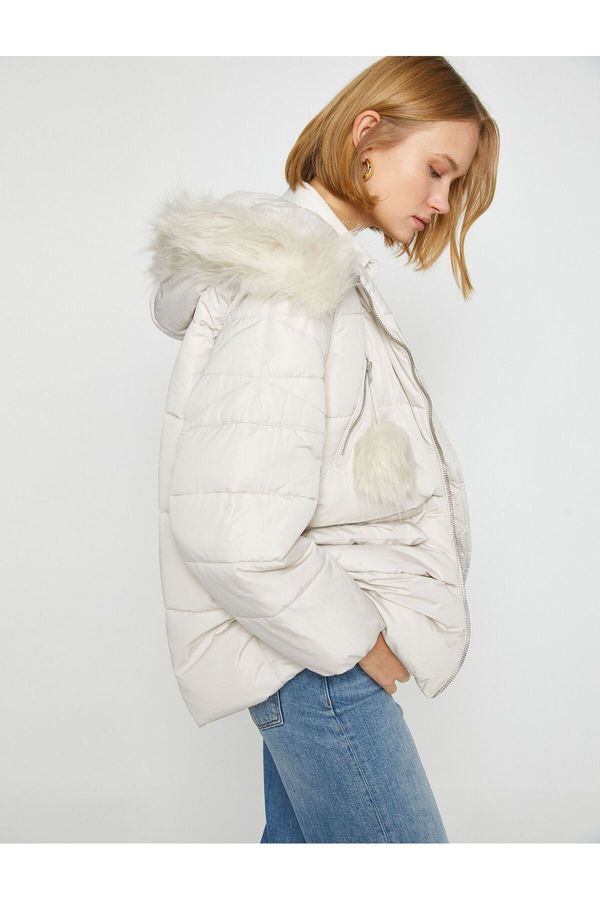 Koton Koton Hooded Short Puffer Jacket with Plush Detail