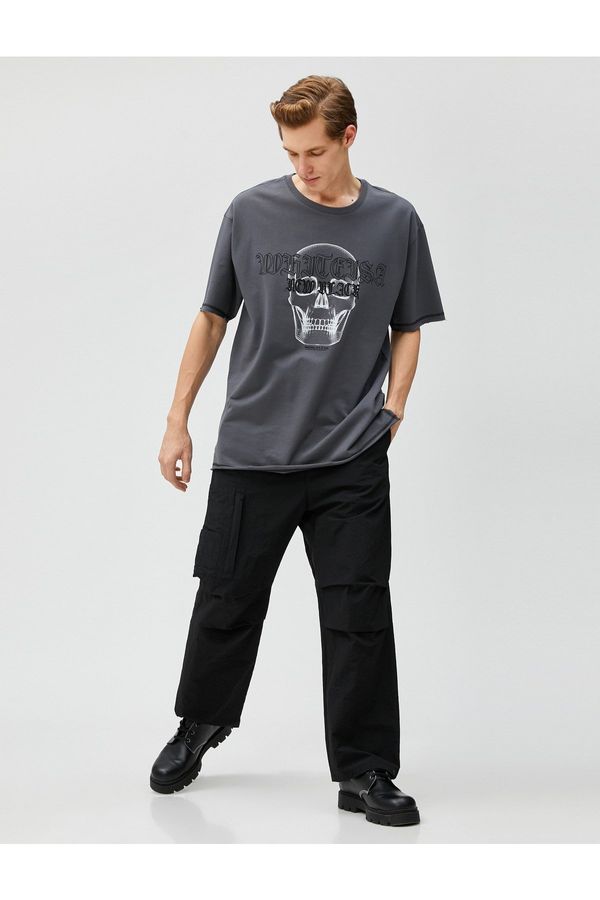 Koton Koton Oversized T-Shirt with a Skull Print Half Sleeves Crew Neck.
