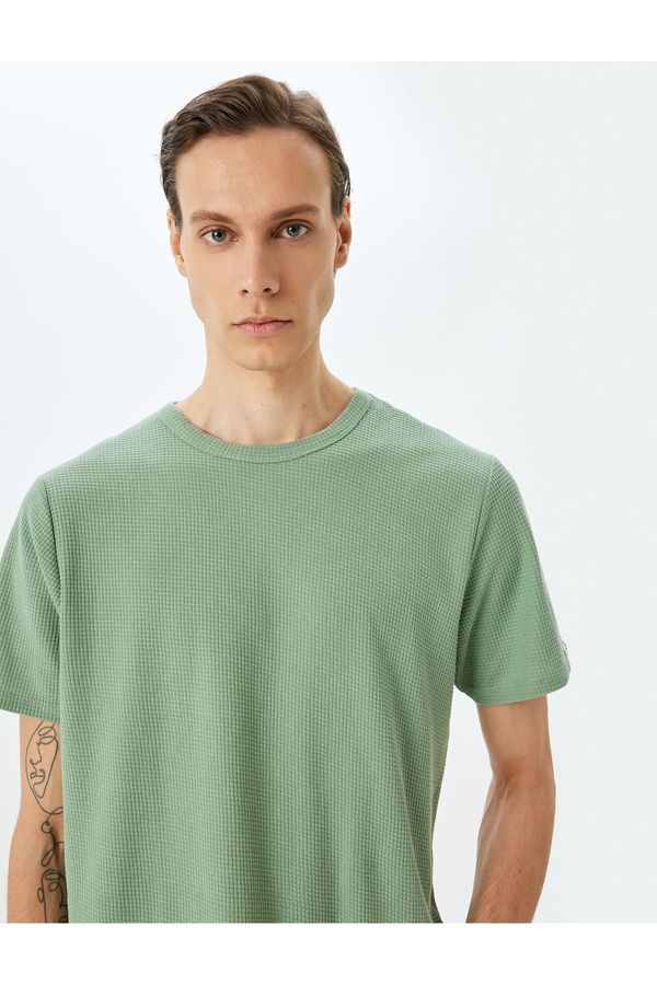 Koton Koton Short Sleeve T-Shirt Crew Neck Label Detailed Cotton