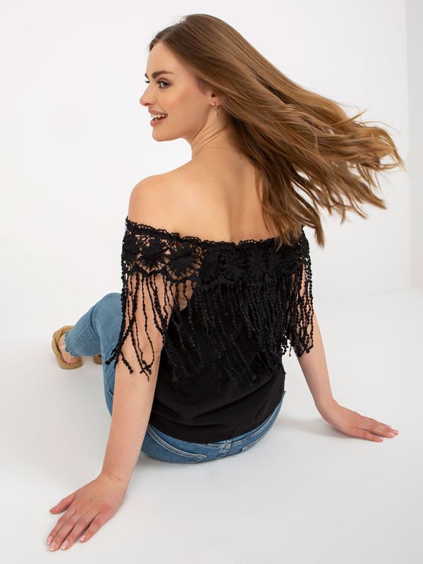 Fashionhunters Lady's black Spanish blouse with fringe