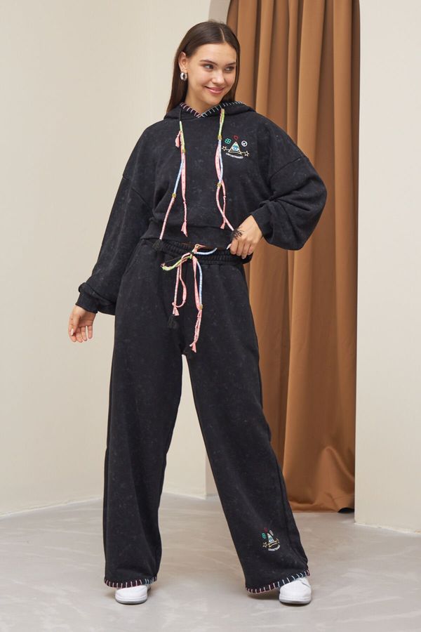 Laluvia Laluvia Anthracite Embroidered Tassel Detailed Tracksuit Set