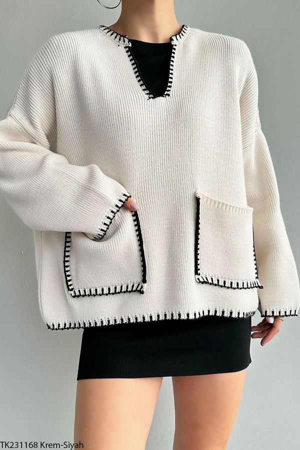 Laluvia Laluvia Cream-Black Piping and Pocket Detailed Sweater