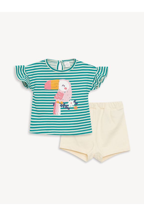 LC Waikiki LC Waikiki Crew Neck Short Sleeve Printed Baby Girl T-Shirt and Shorts Set of 2