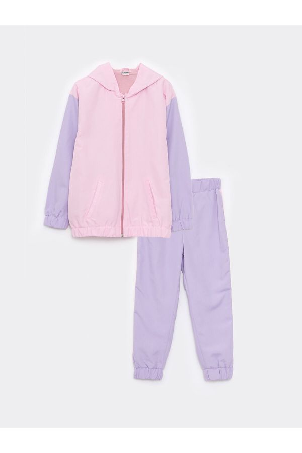 LC Waikiki LC Waikiki Girls' Tracksuit Set with Color Block Long Sleeves with a Hoodie.