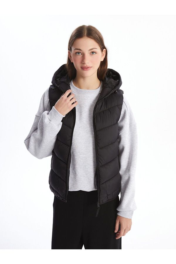 LC Waikiki LC Waikiki Lw - Women's Hooded Plain Puffer Vest