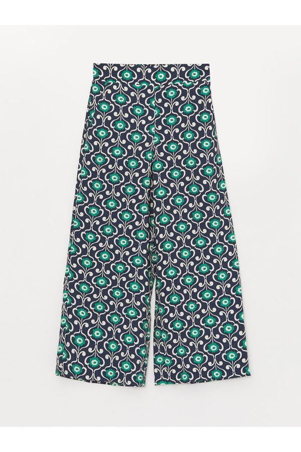 LC Waikiki LC Waikiki Women's Capri with an elasticated waist, comfy fit and a floral pattern.