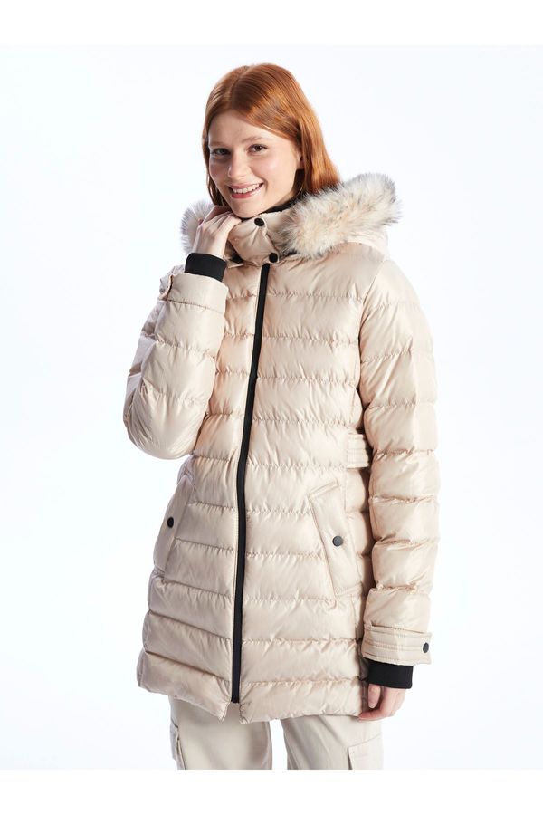 LC Waikiki LC Waikiki Women's Hooded Plain Puffer Coat