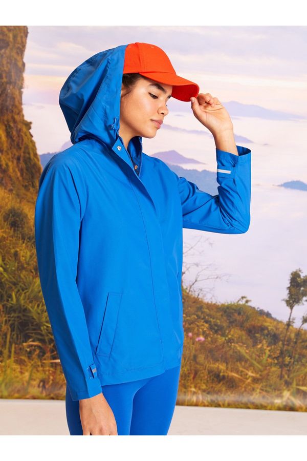 LC Waikiki LC Waikiki Women's Hooded Printed Long Sleeve Outdoor Raincoat
