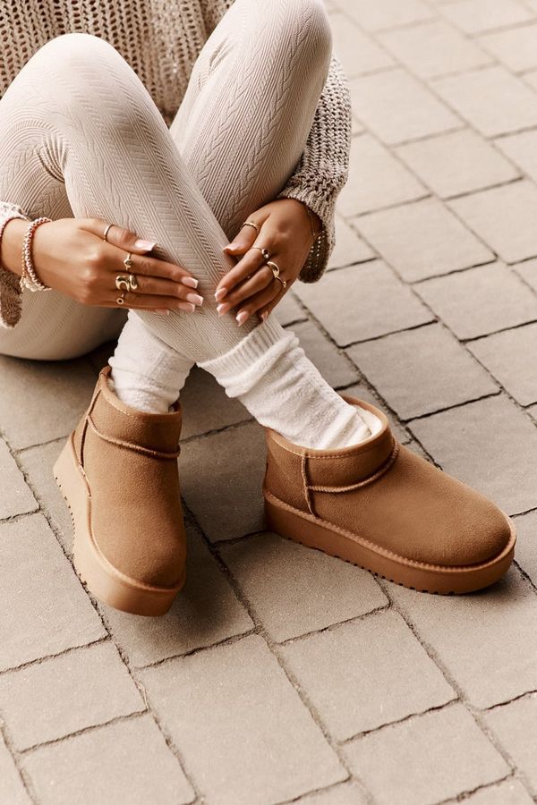 Kesi Leather suede snow boots on the Camel Nereviana platform