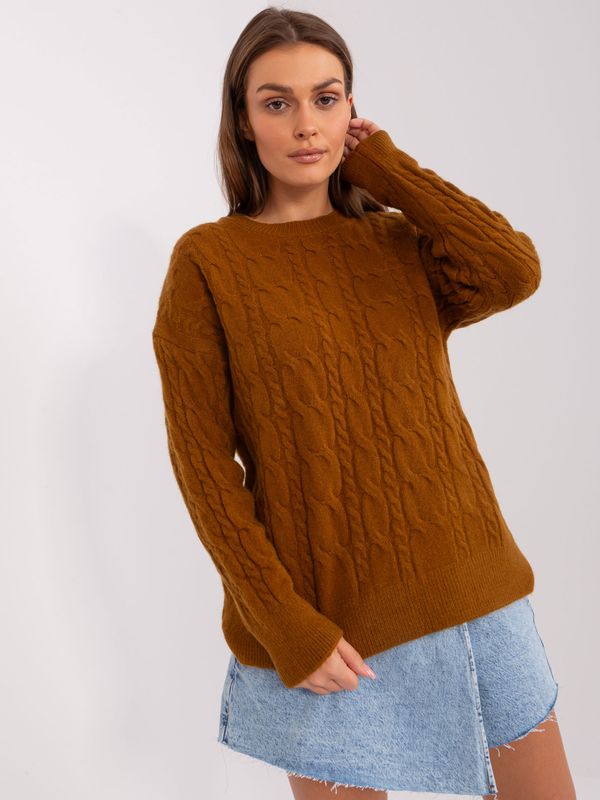 Fashionhunters Light brown classic sweater with cables