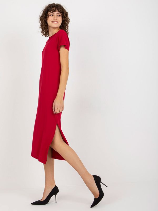 Fashionhunters Light burgundy basic viscose midi dress by Liliane