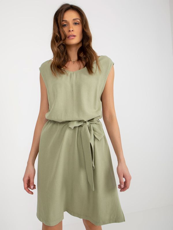 Fashionhunters Light green summer dress with belt from RUE PARIS