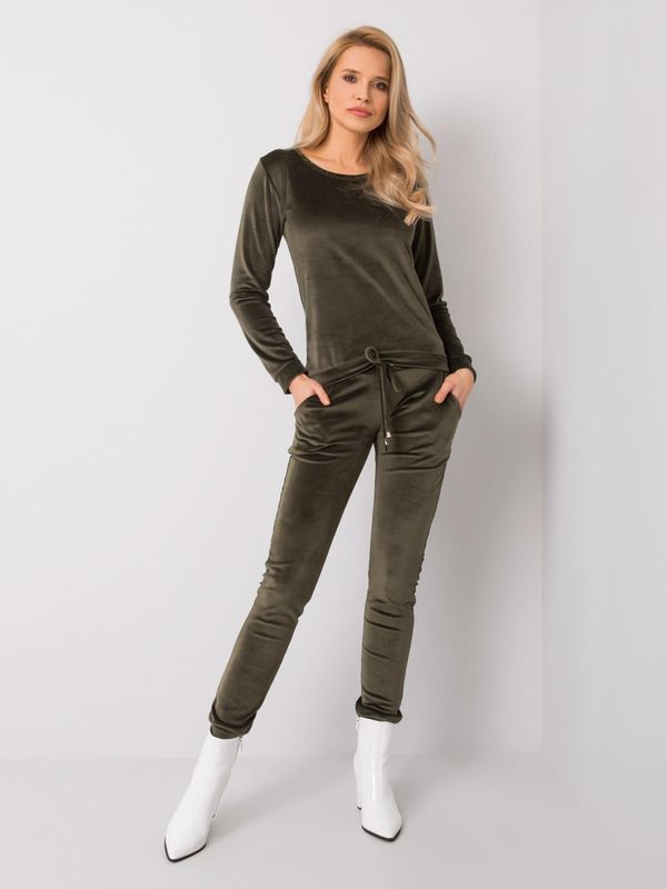 Fashionhunters Light khaki velour set Clarisa RUE PARIS