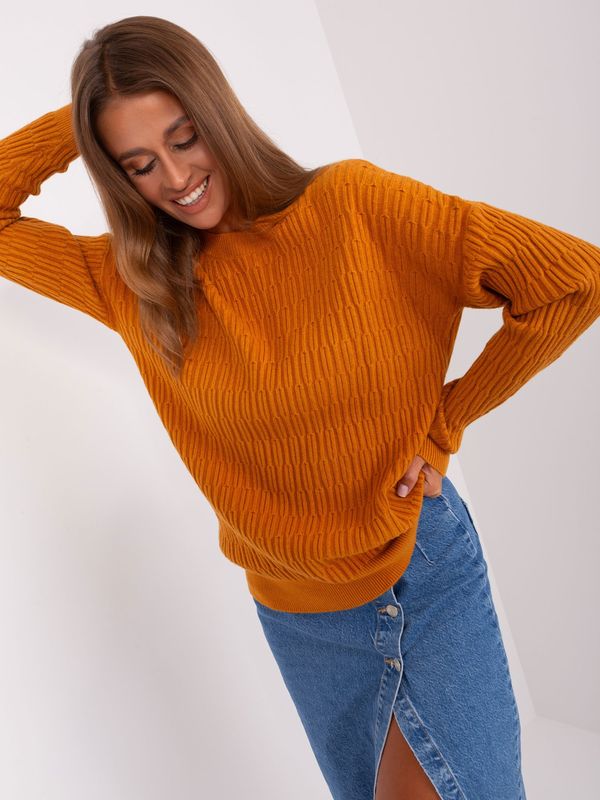 Fashionhunters Light orange classic sweater with a round neckline
