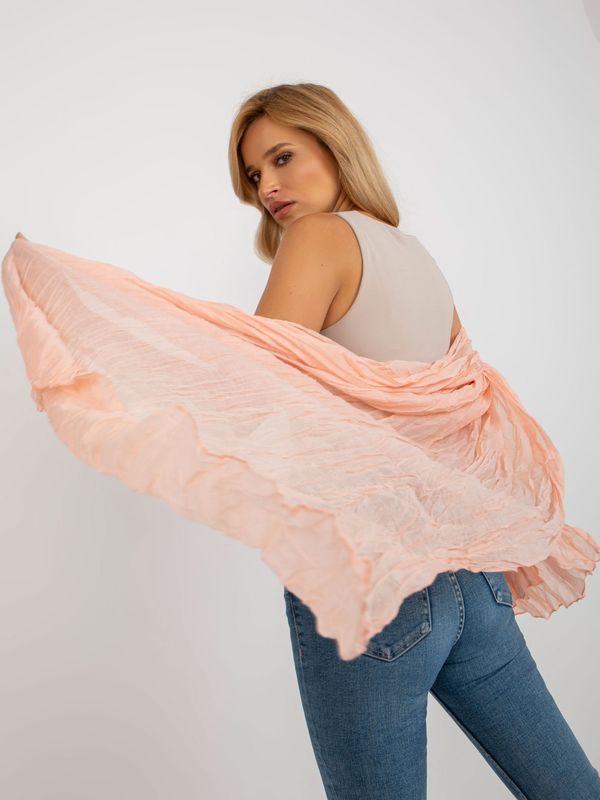 Fashionhunters Light peach smooth scarf with pleats