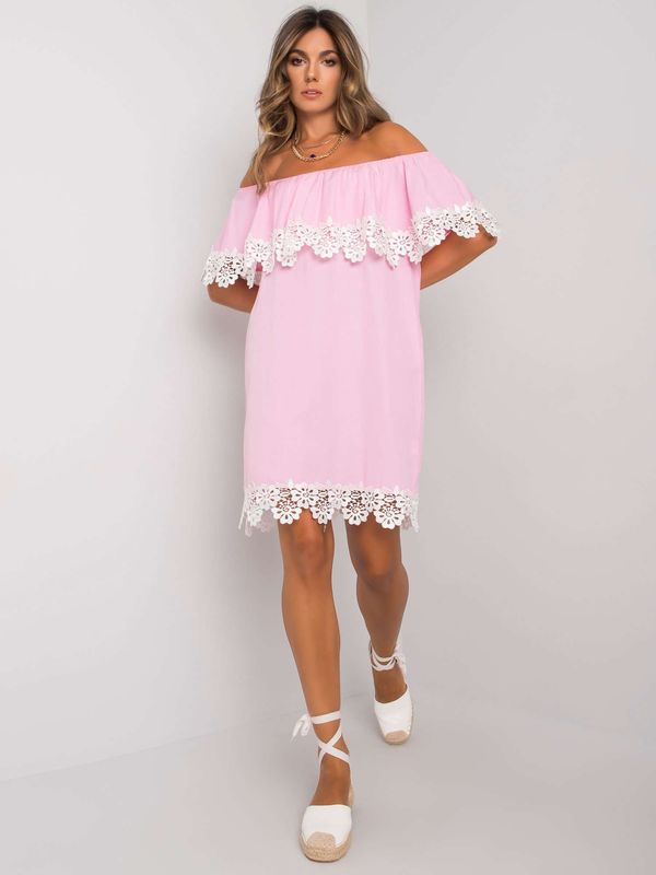 Fashionhunters Light pink dress with Spanish neckline