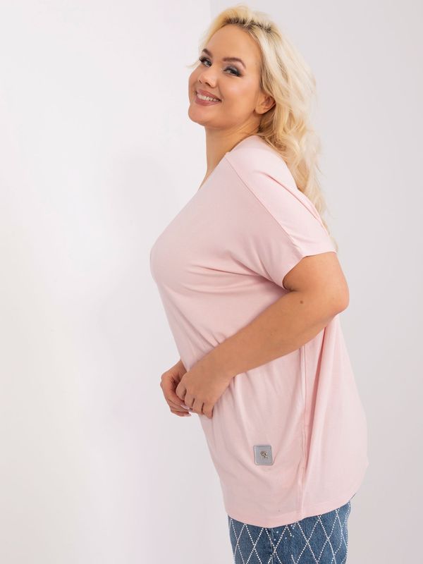 Fashionhunters Light pink monochrome plus size blouse with appliqué