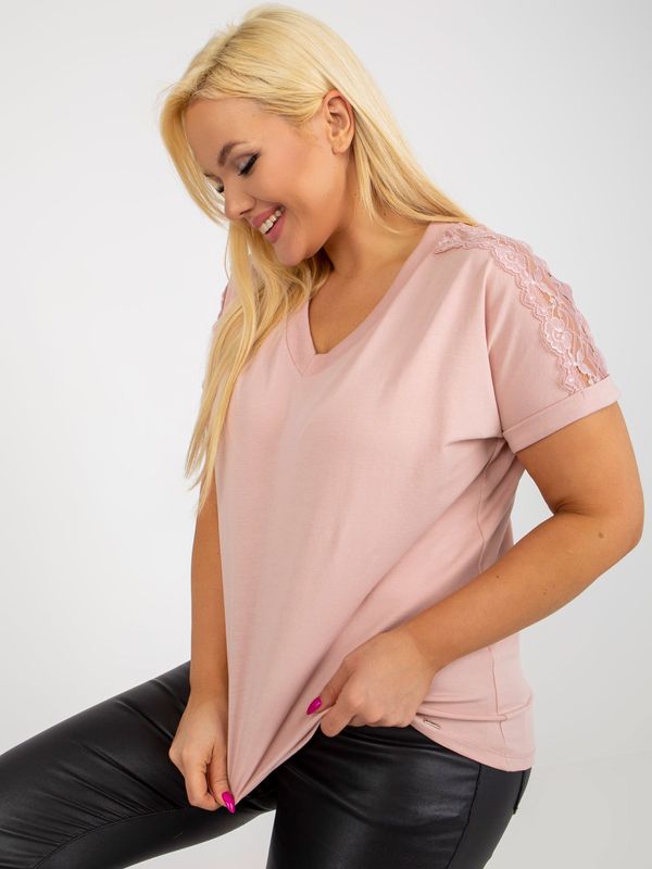 Fashionhunters Light pink plus size blouse with short sleeves