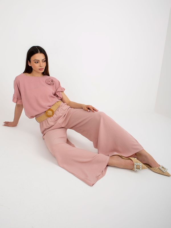 Fashionhunters Light pink summer trousers made of fabric with a belt